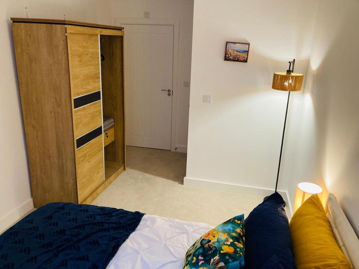 2 Bedroom Luxury Apartment! Center With Free Parking! Apartment *