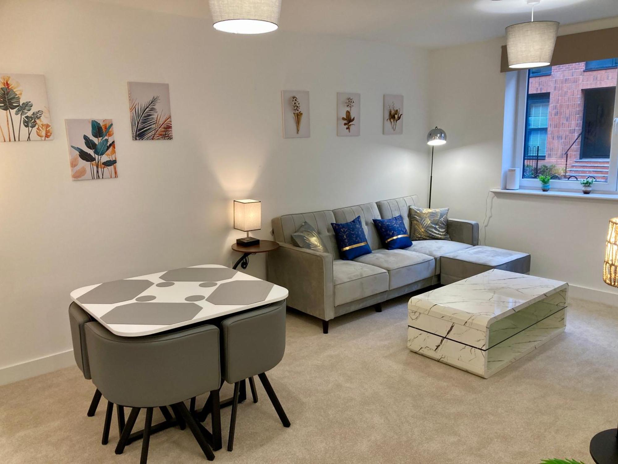 Appartamento 2 Bedroom Luxury Apartment! Center With Free Parking! *