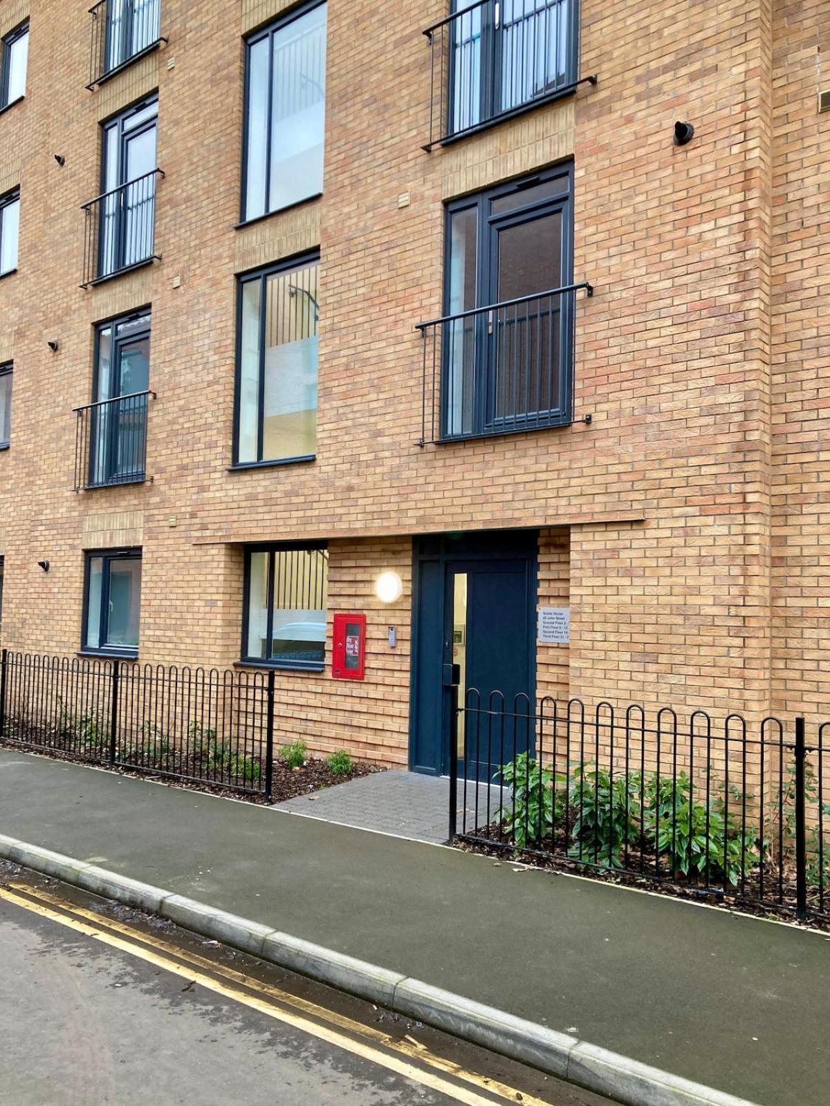 Appartamento 2 Bedroom Luxury Apartment! Center With Free Parking! Derby